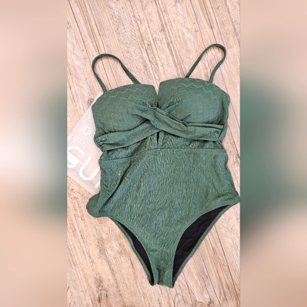 Cupshe swimwear